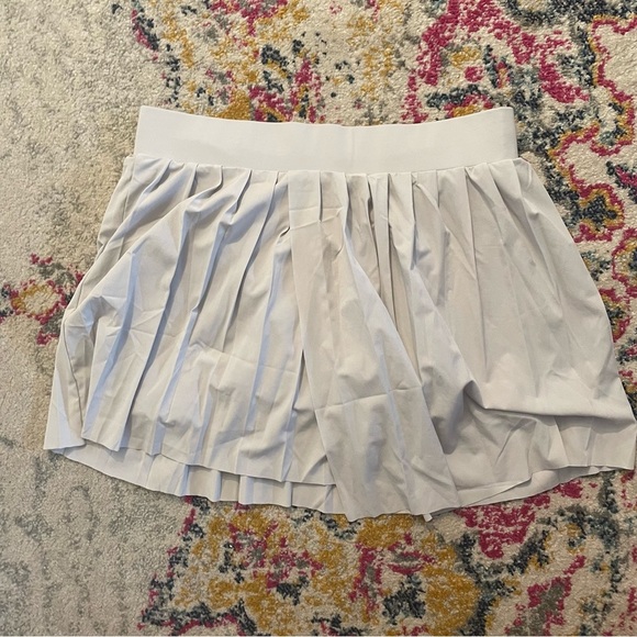 Varley Melody Skirt in Microchip - Mini Pleated Tennis Skort in Medium - Picture 13 of 14